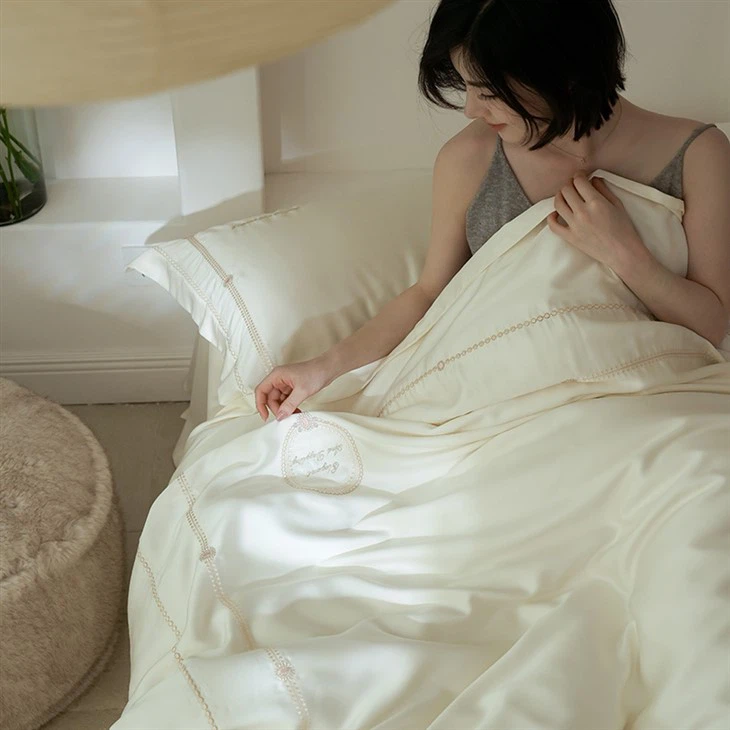 Tencel Embroidered 9-piece Bedding Set high quality